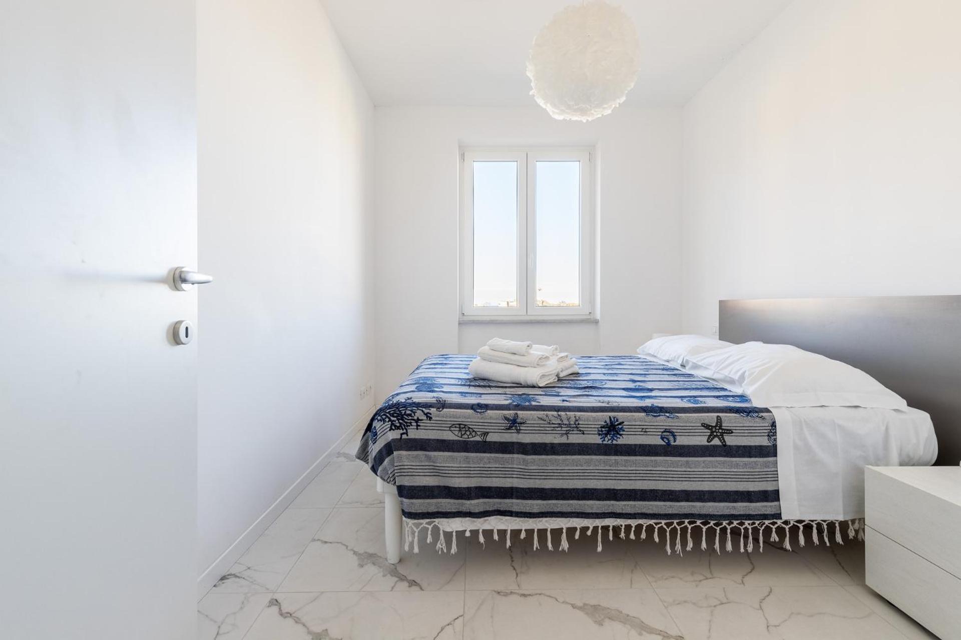 White And Grey Apartment เลวานโต ภายนอก รูปภาพ